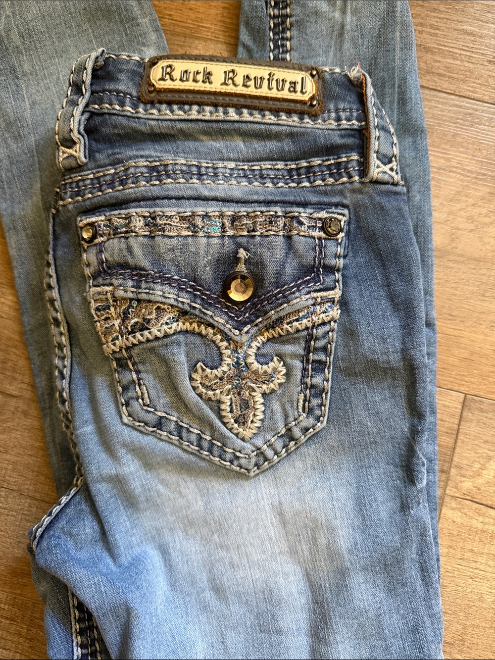 Rock Revival Light Blue Embroidered Skinny Jeans Yui midrise size 26